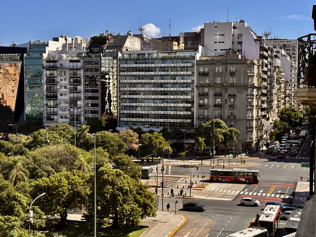 Sofisticado Departamento de 4 Amb. en Venta y Alquiler - Ubicacion Privilegiada