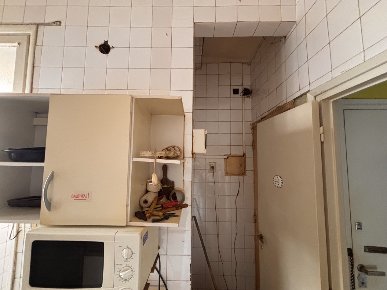 3 ambientes + dependencia con balcon, IDEAL PARA FLIPPING - 80m2 tot.
