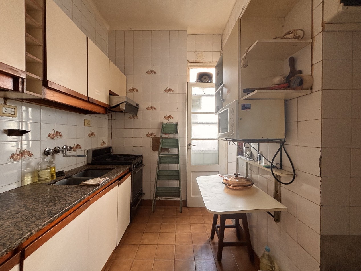 3 ambientes + dependencia con balcon, IDEAL PARA FLIPPING - 80m2 tot.