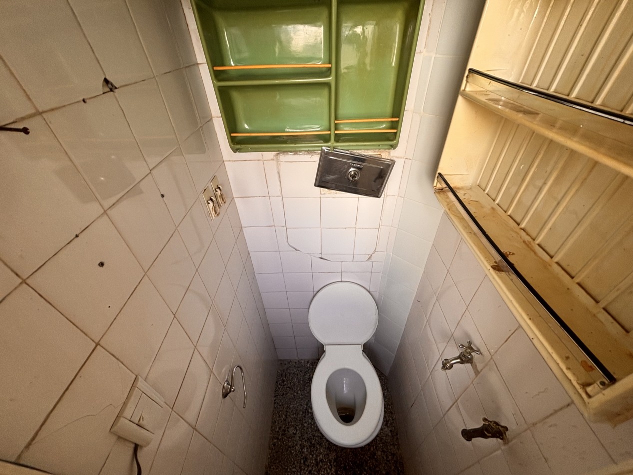3 ambientes + dependencia con balcon, IDEAL PARA FLIPPING - 80m2 tot.
