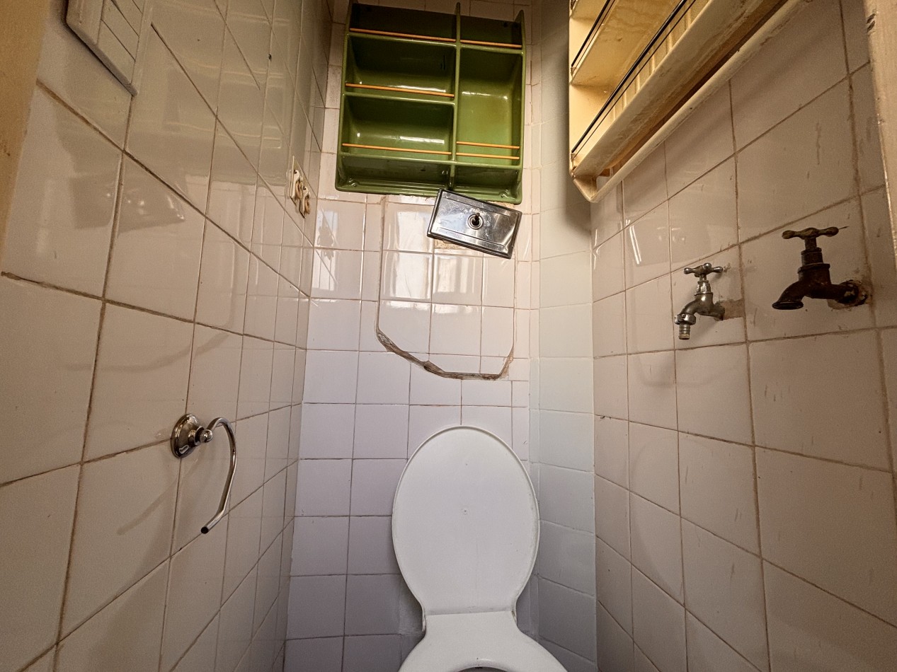 3 ambientes + dependencia con balcon, IDEAL PARA FLIPPING - 80m2 tot.