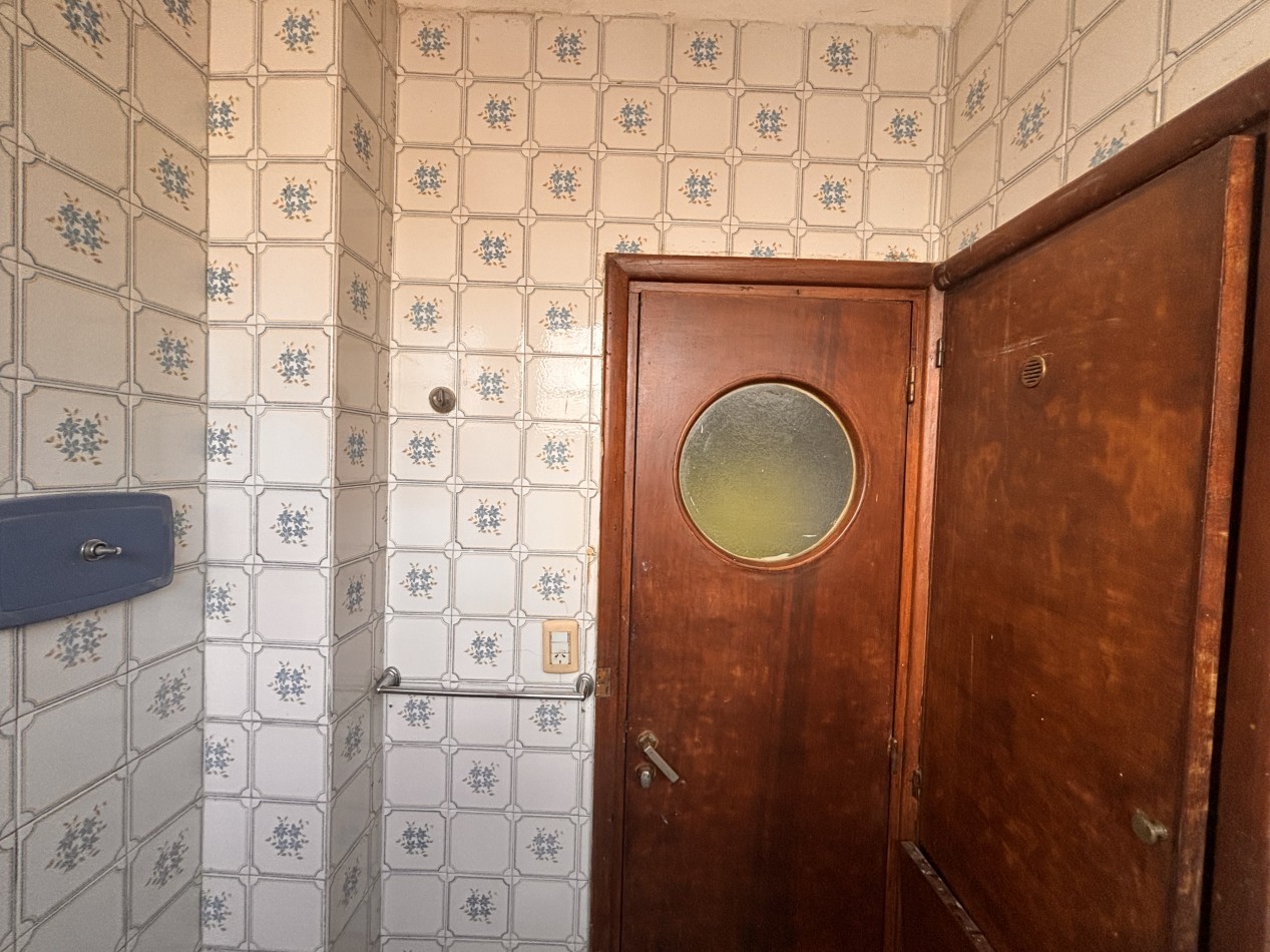 3 ambientes + dependencia con balcon, IDEAL PARA FLIPPING - 80m2 tot.