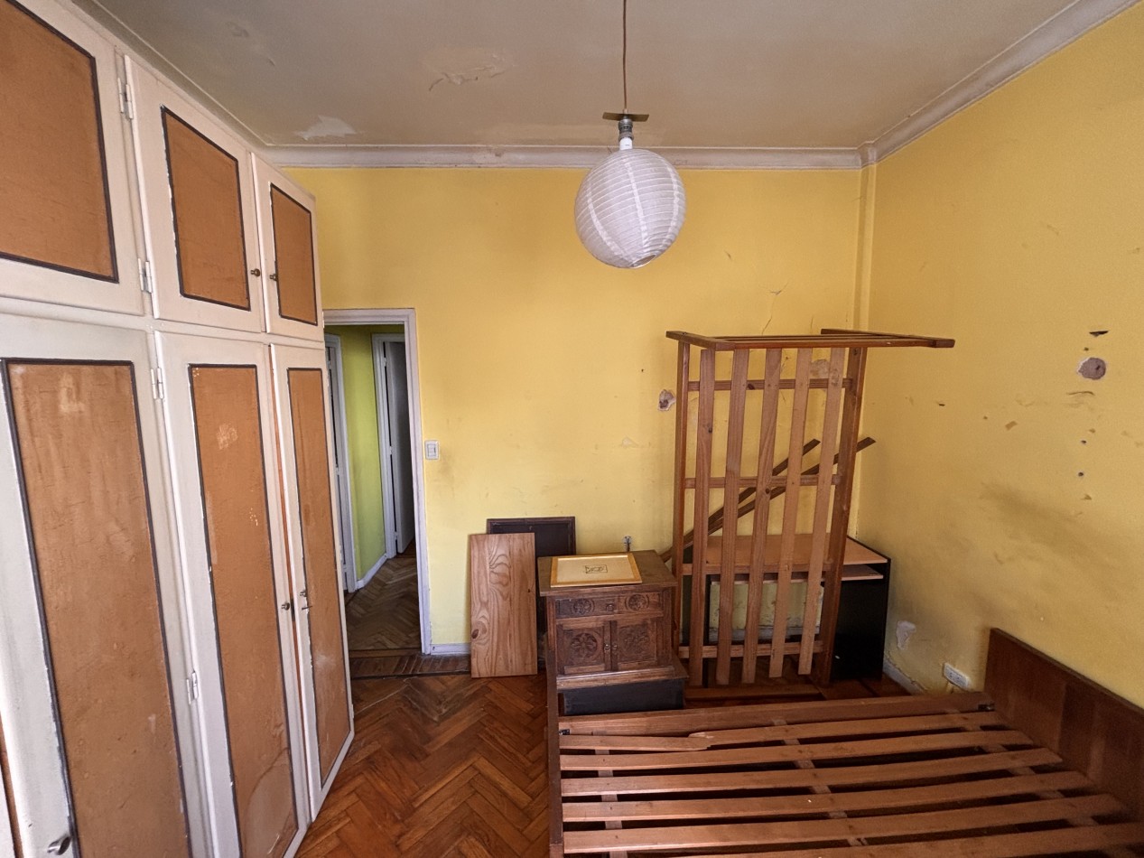 3 ambientes + dependencia con balcon, IDEAL PARA FLIPPING - 80m2 tot.