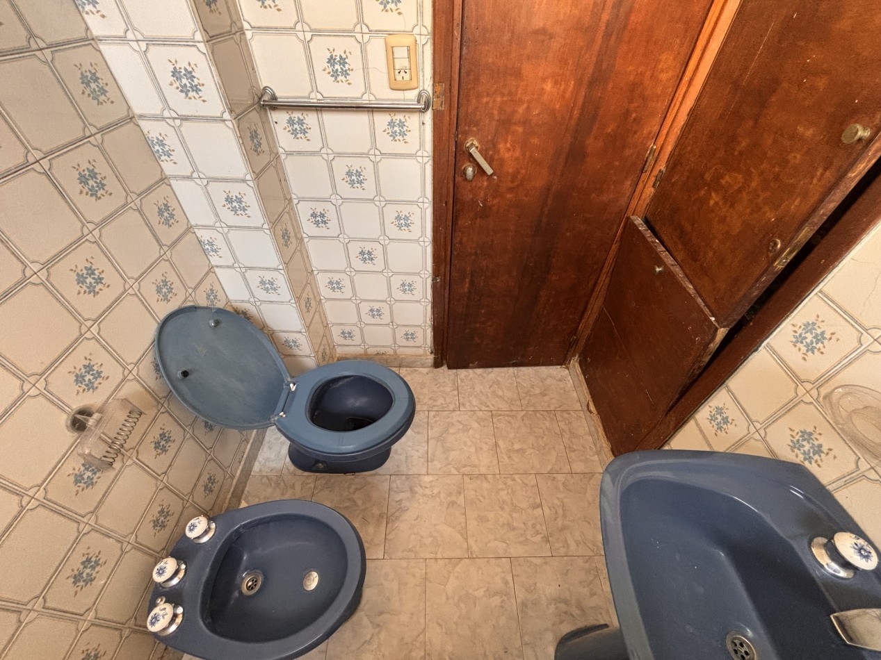 3 ambientes + dependencia con balcon, IDEAL PARA FLIPPING - 80m2 tot.