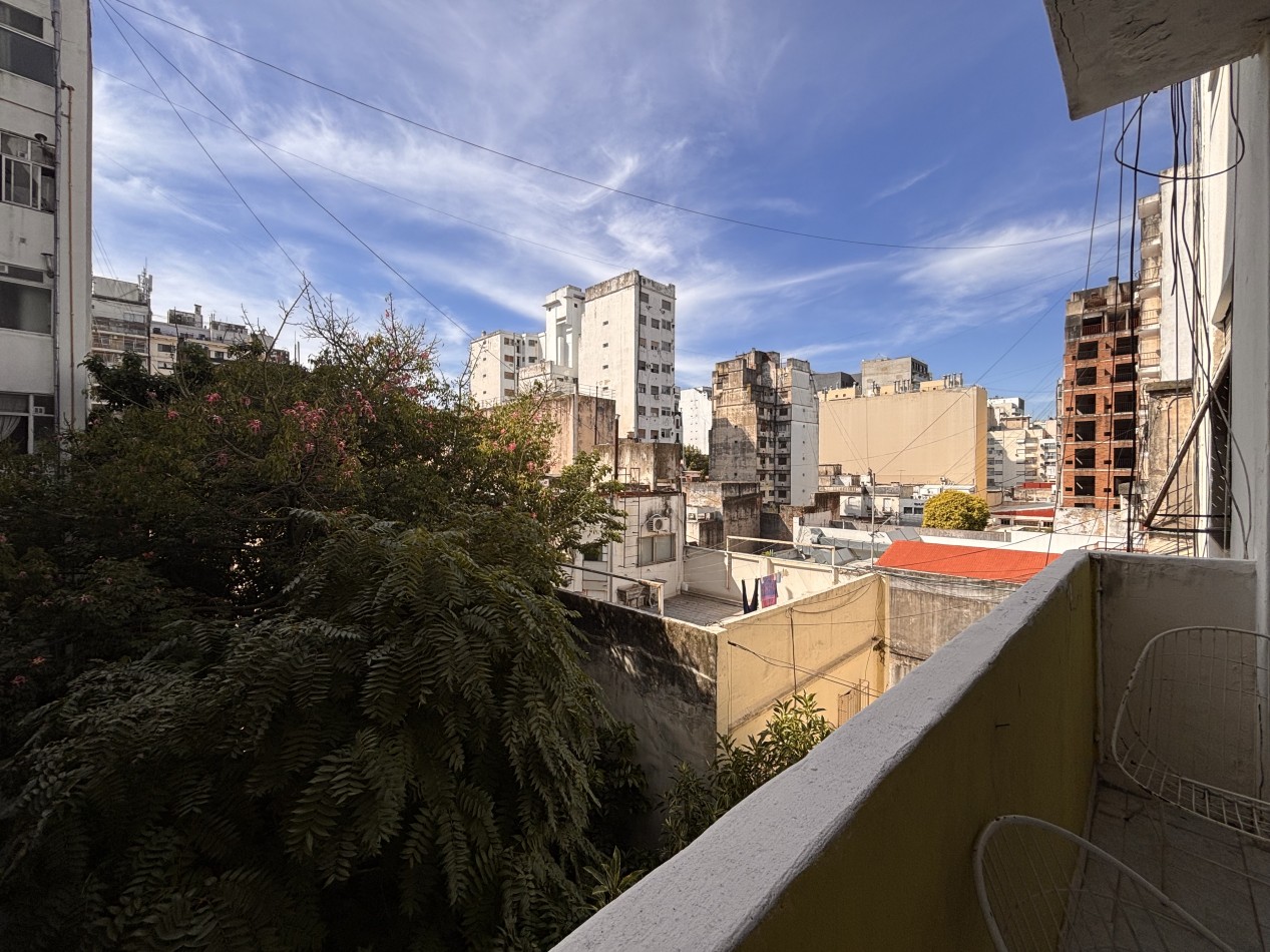 3 ambientes + dependencia con balcon, IDEAL PARA FLIPPING - 80m2 tot.
