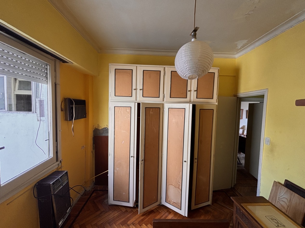 3 ambientes + dependencia con balcon, IDEAL PARA FLIPPING - 80m2 tot.