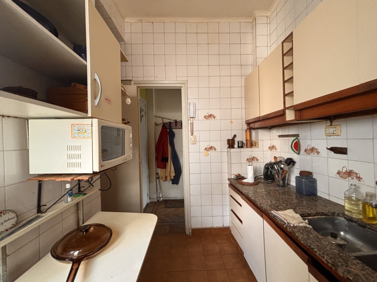 3 ambientes + dependencia con balcon, IDEAL PARA FLIPPING - 80m2 tot.