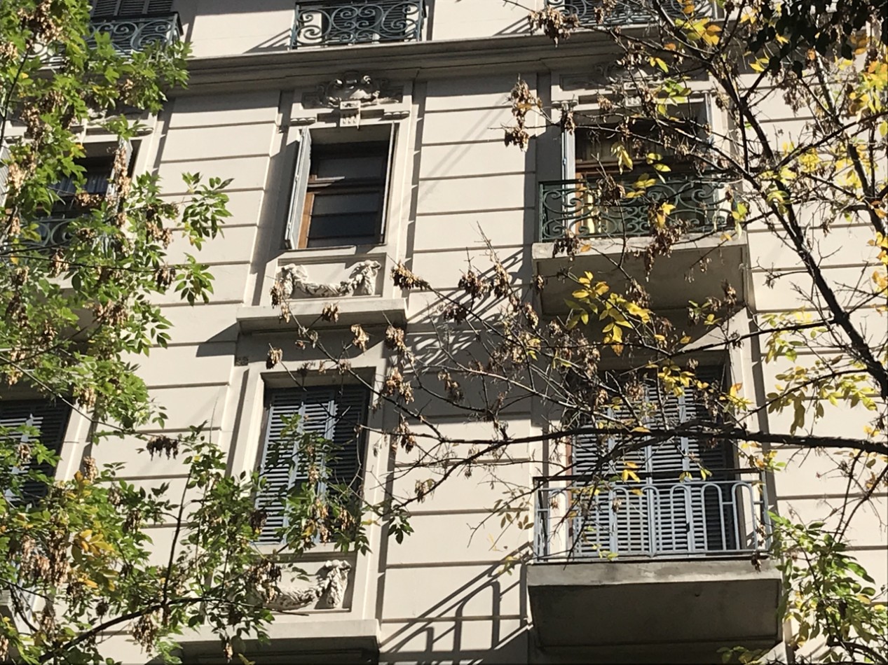 4 ambientes al frente con balcon Frances