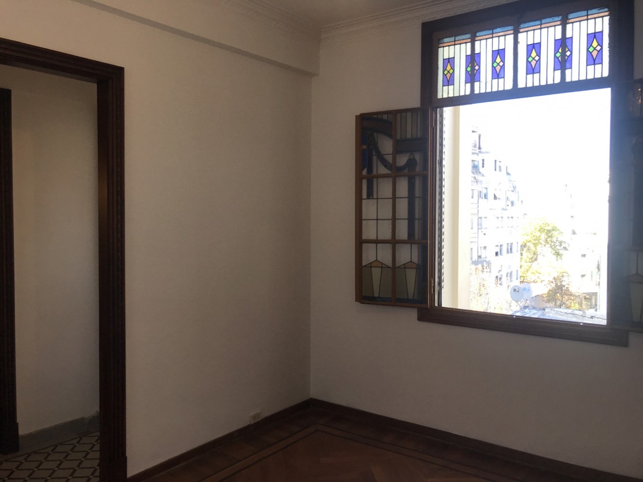 4 ambientes al frente con balcon Frances