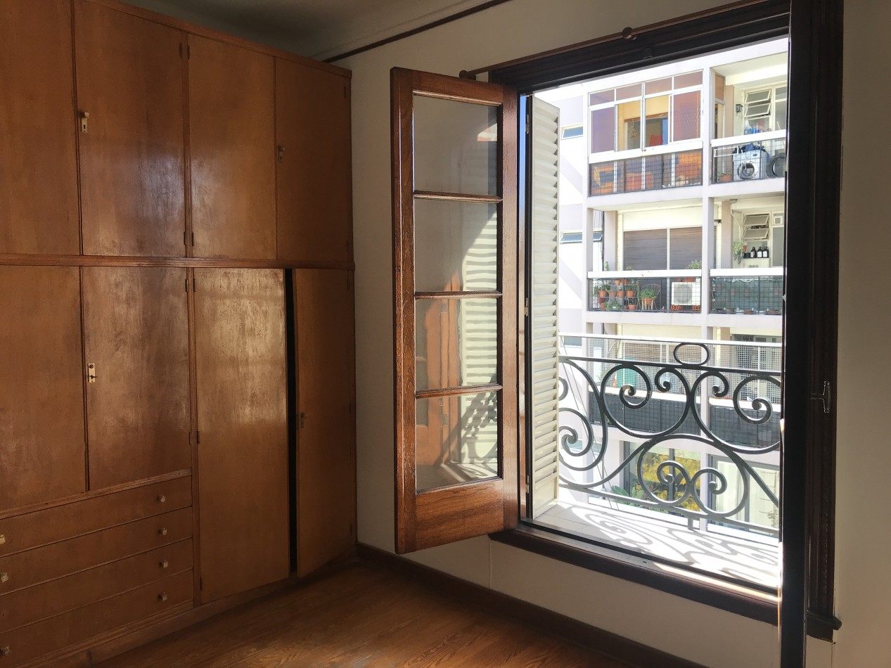 4 ambientes al frente con balcon Frances