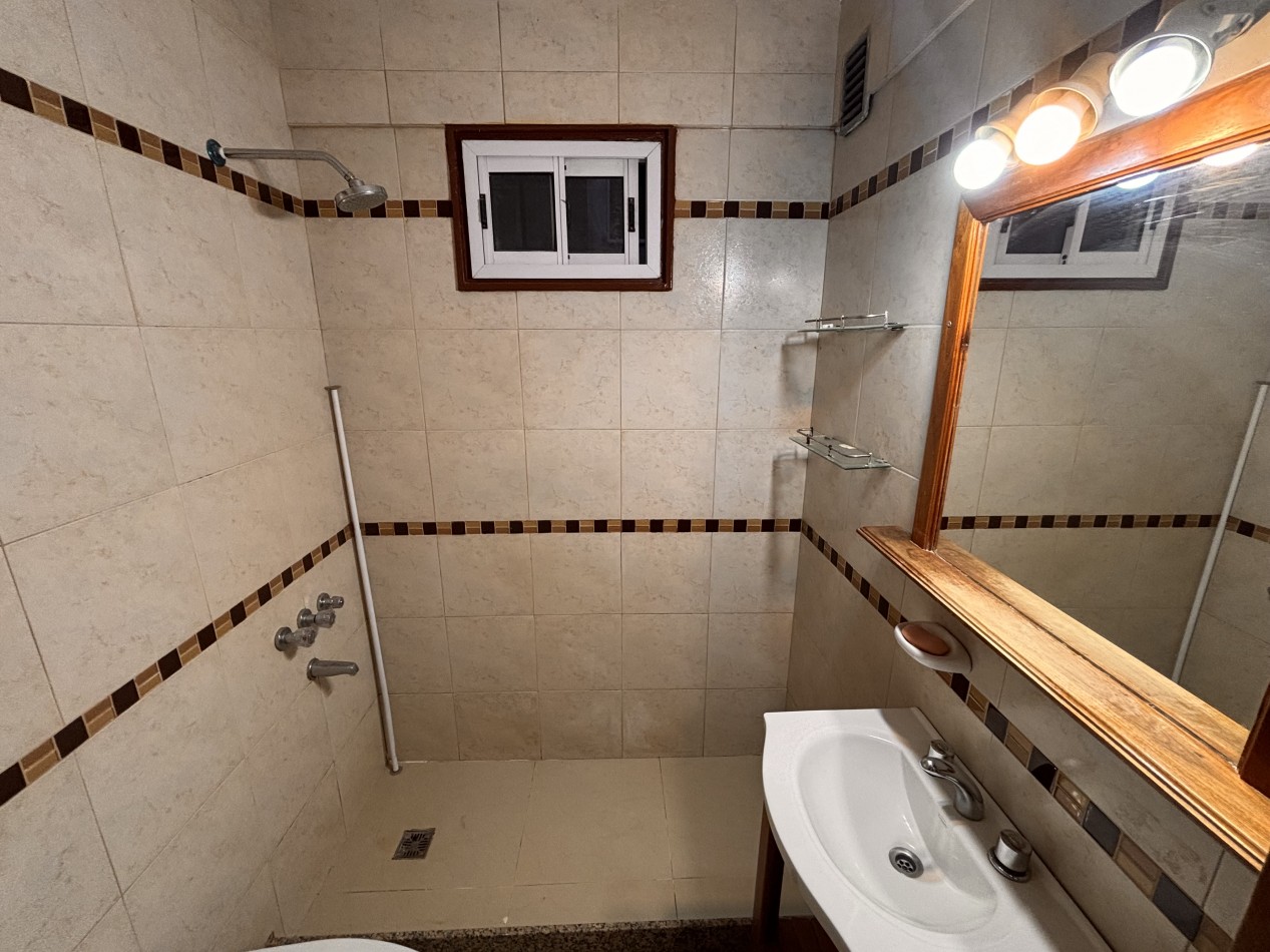 3 ambientes con balcon, palier privado y doble circulacion frente al PARQUE LAS HERAS