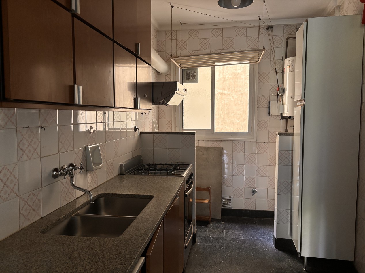 2 ambientes con balcon al frente con vista al Parque Las Heras