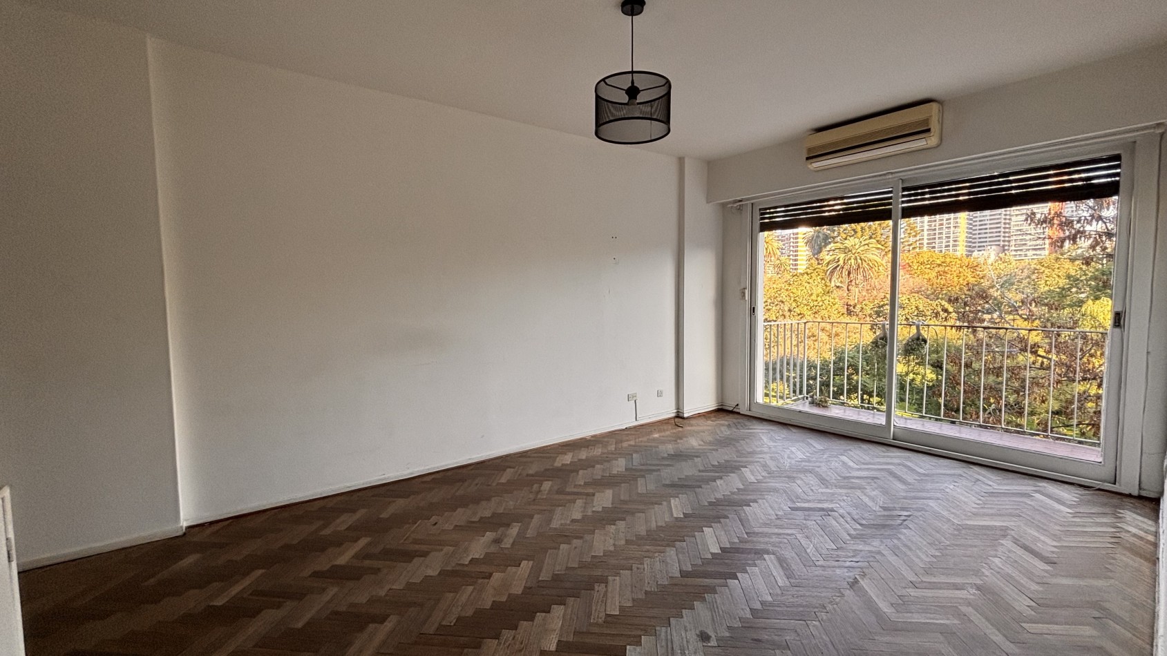 2 ambientes con balcon al frente con vista al Parque Las Heras
