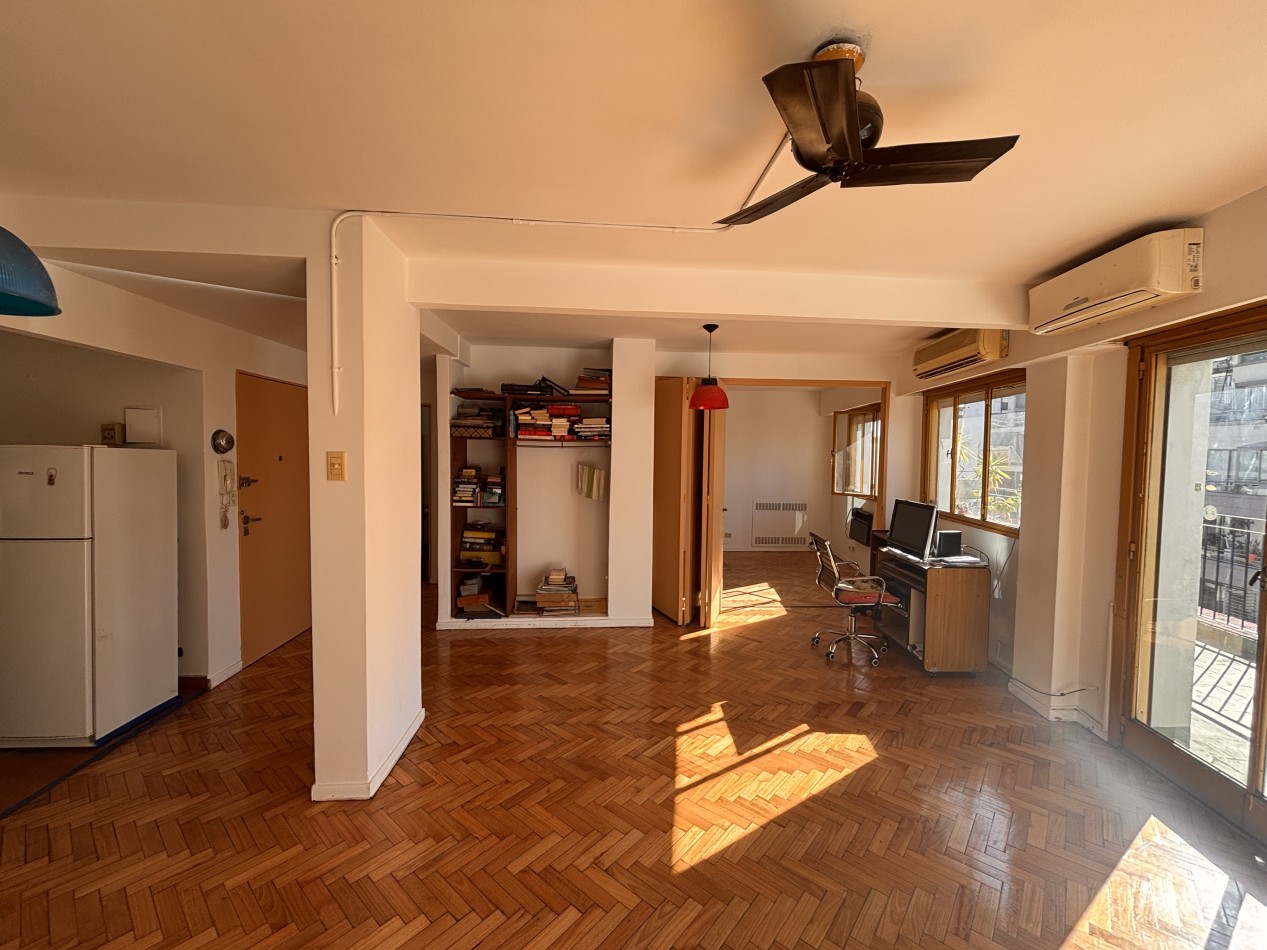 3 ambientes al frente con balcon terraza.