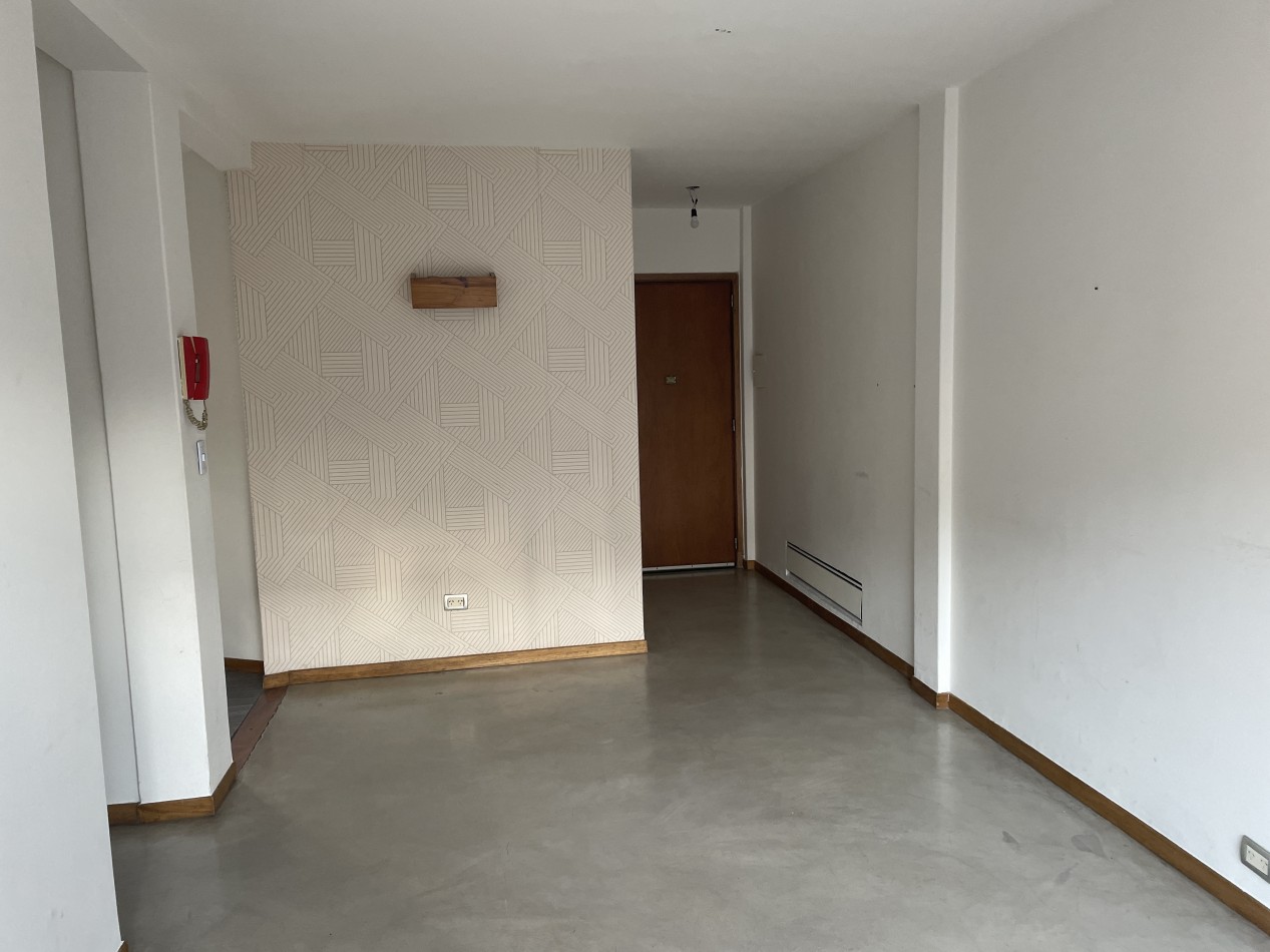 3 ambientes con balcon terraza al frente