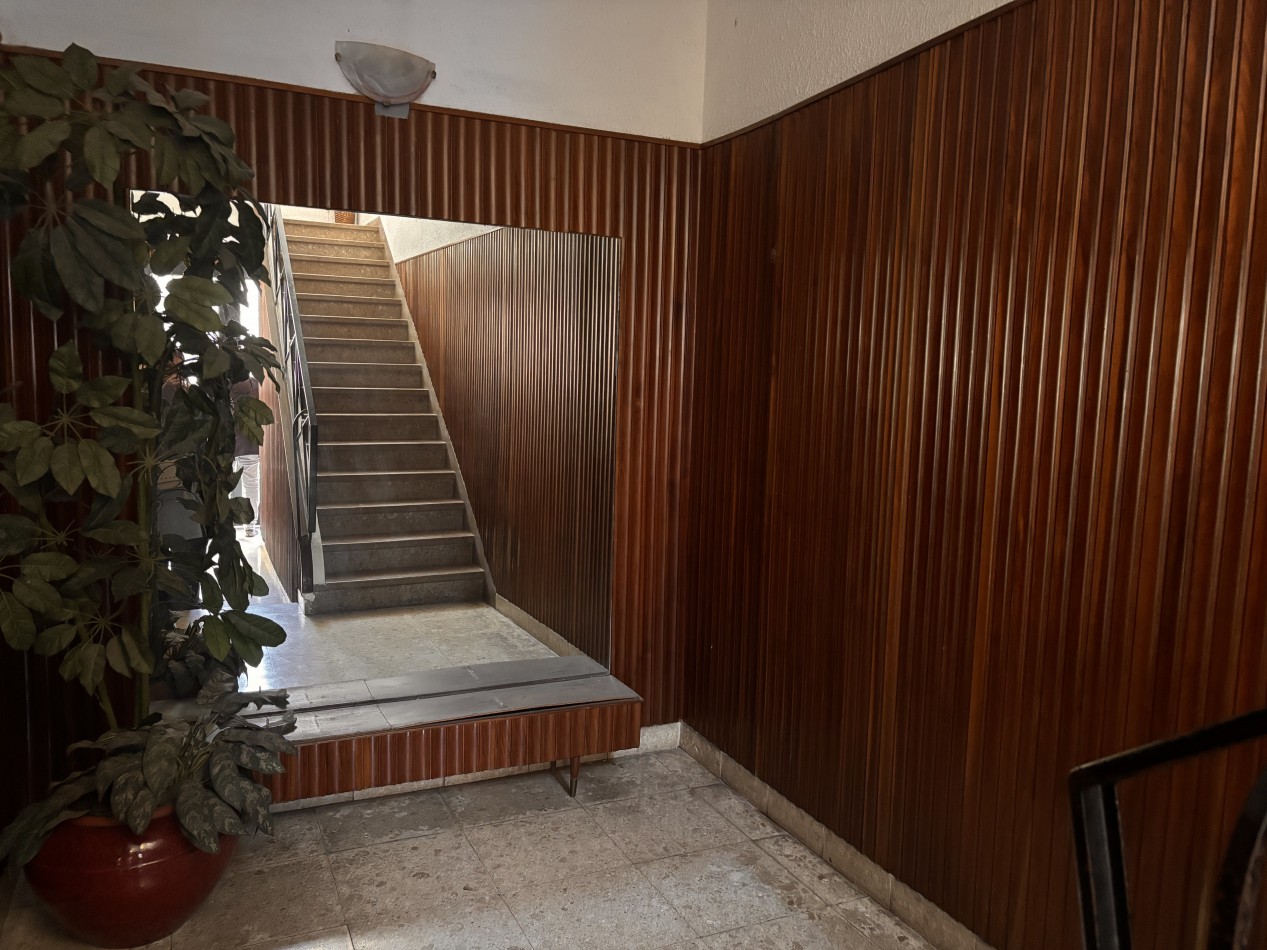 Excelente PH al frente con balcon y terraza propia