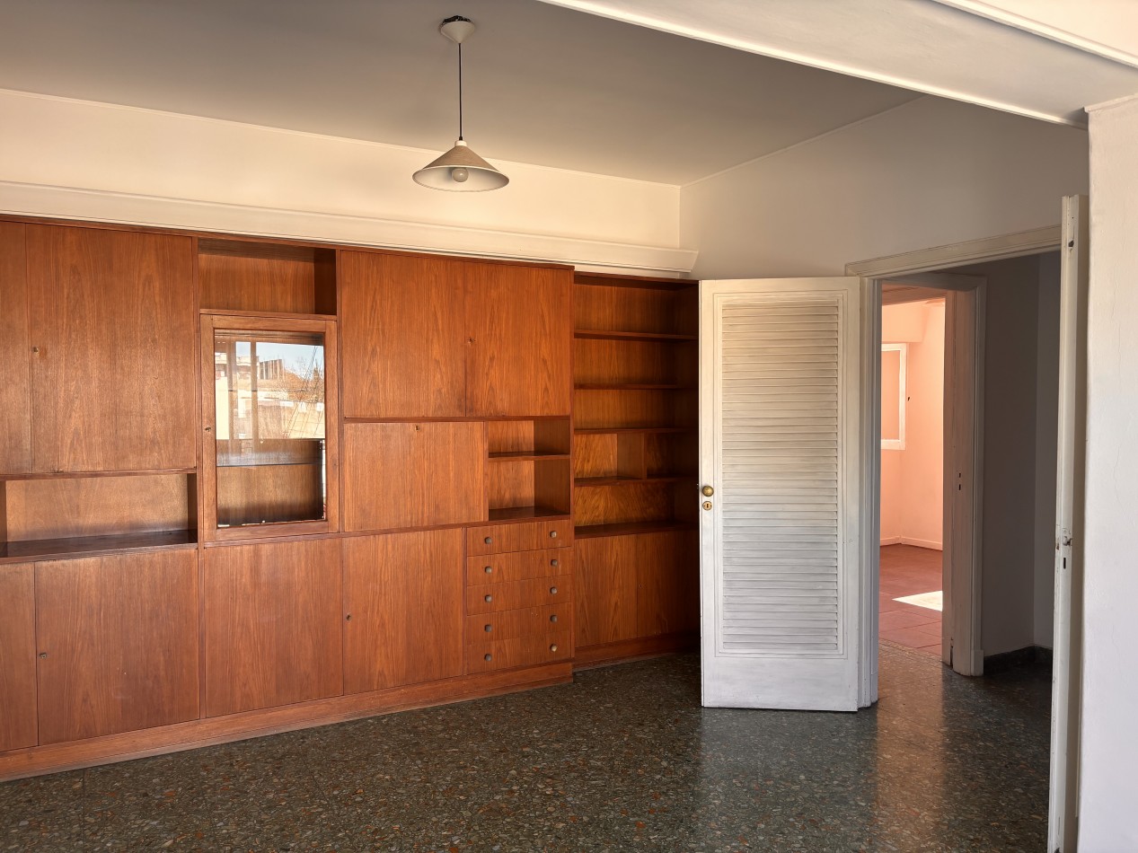 Excelente PH al frente con balcon y terraza propia