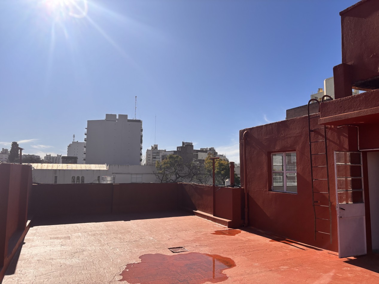 Excelente PH al frente con balcon y terraza propia
