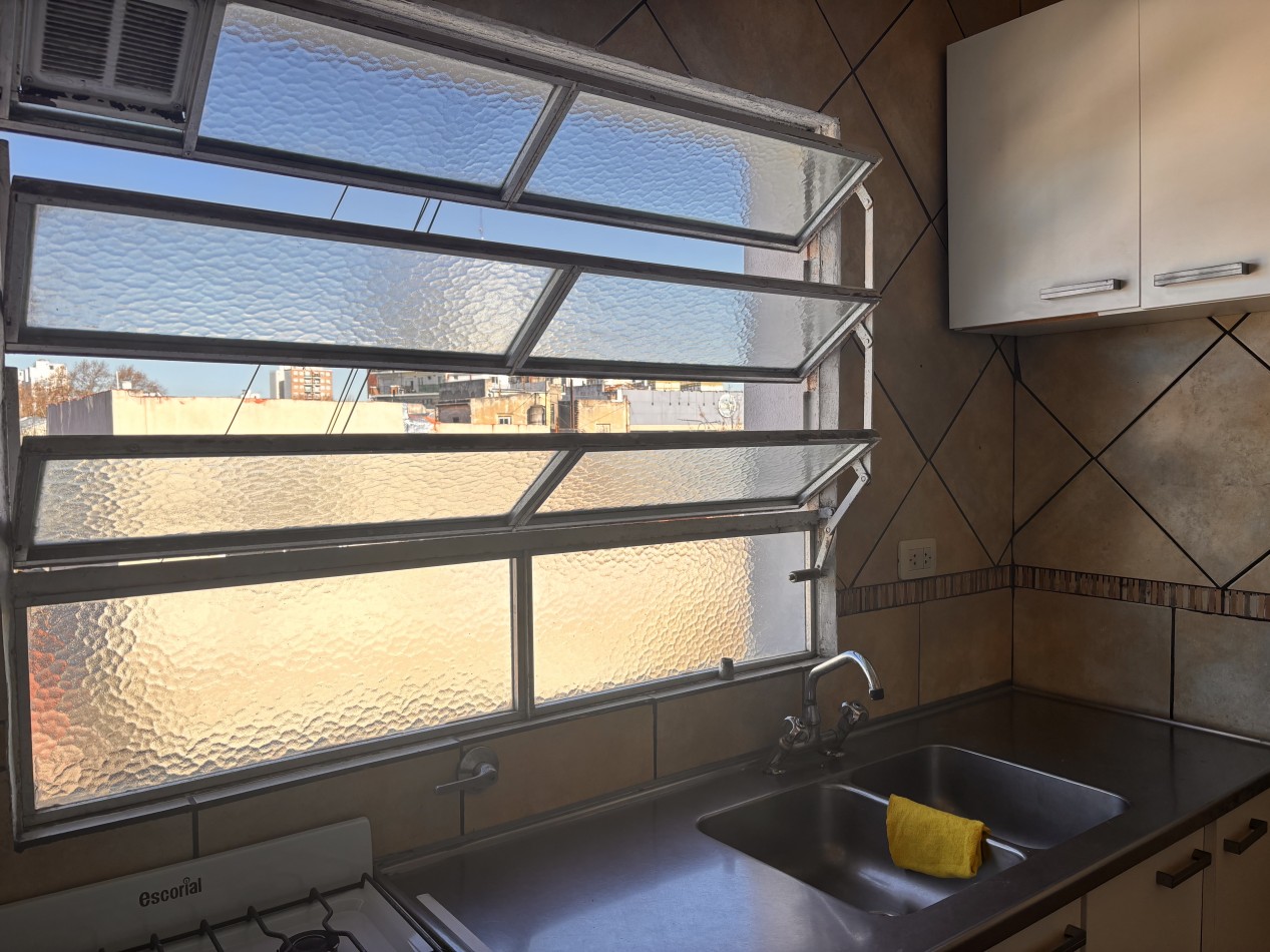Excelente PH al frente con balcon y terraza propia