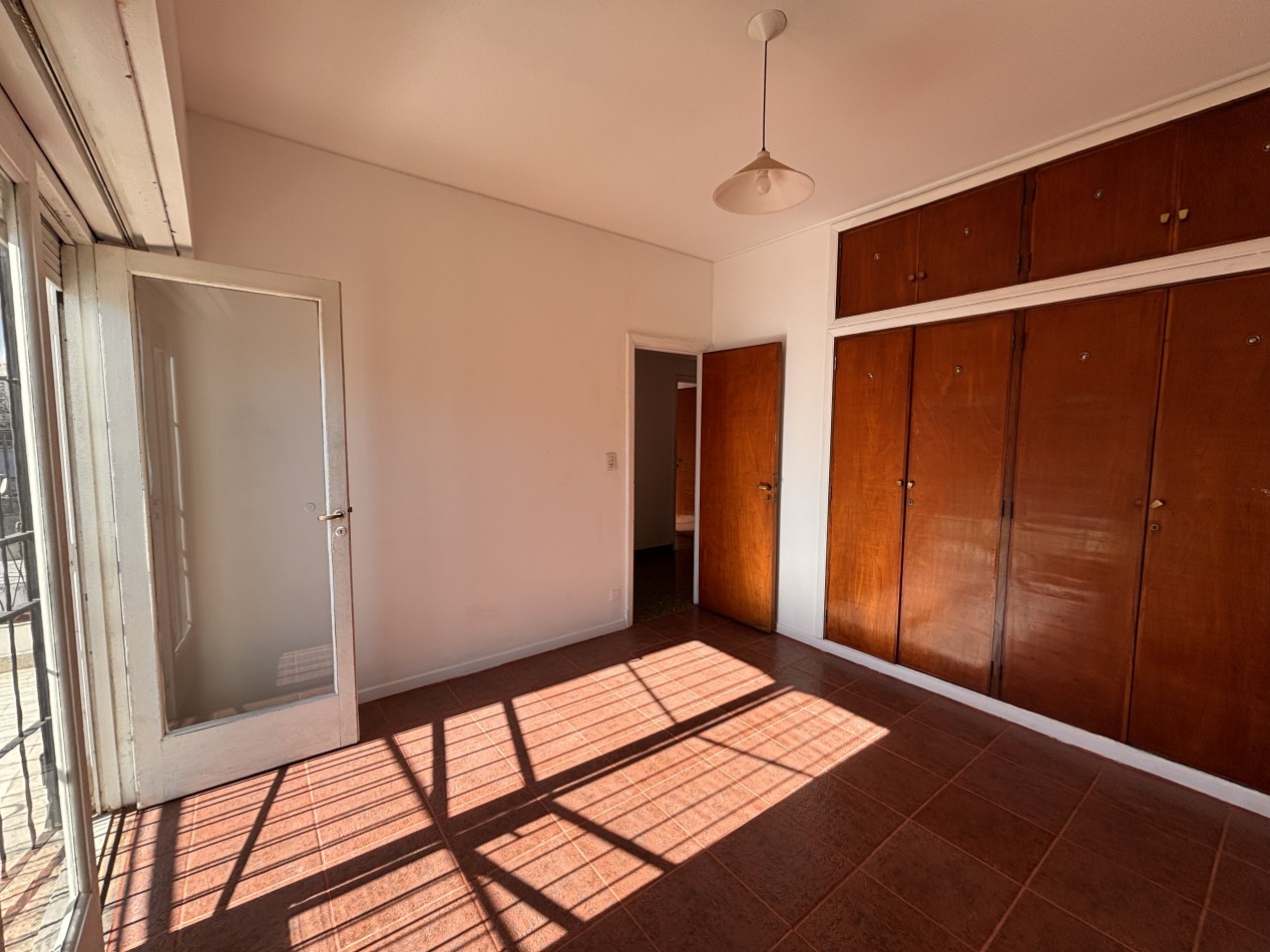 Excelente PH al frente con balcon y terraza propia