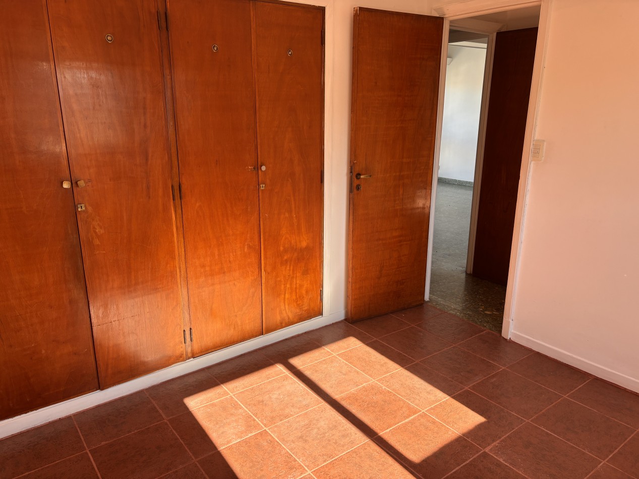 Excelente PH al frente con balcon y terraza propia