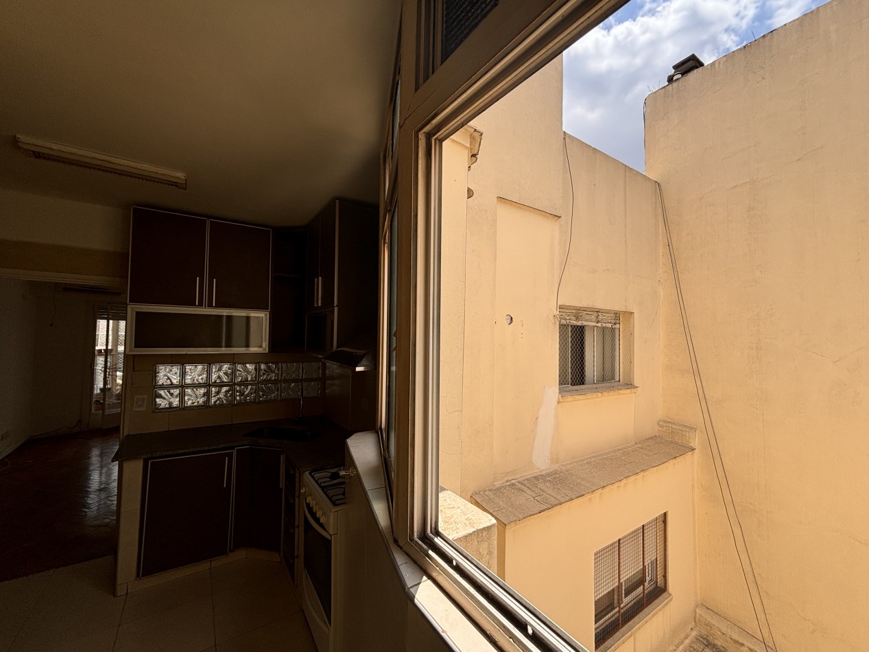 Hermoso tres ambientes con balcon terraza