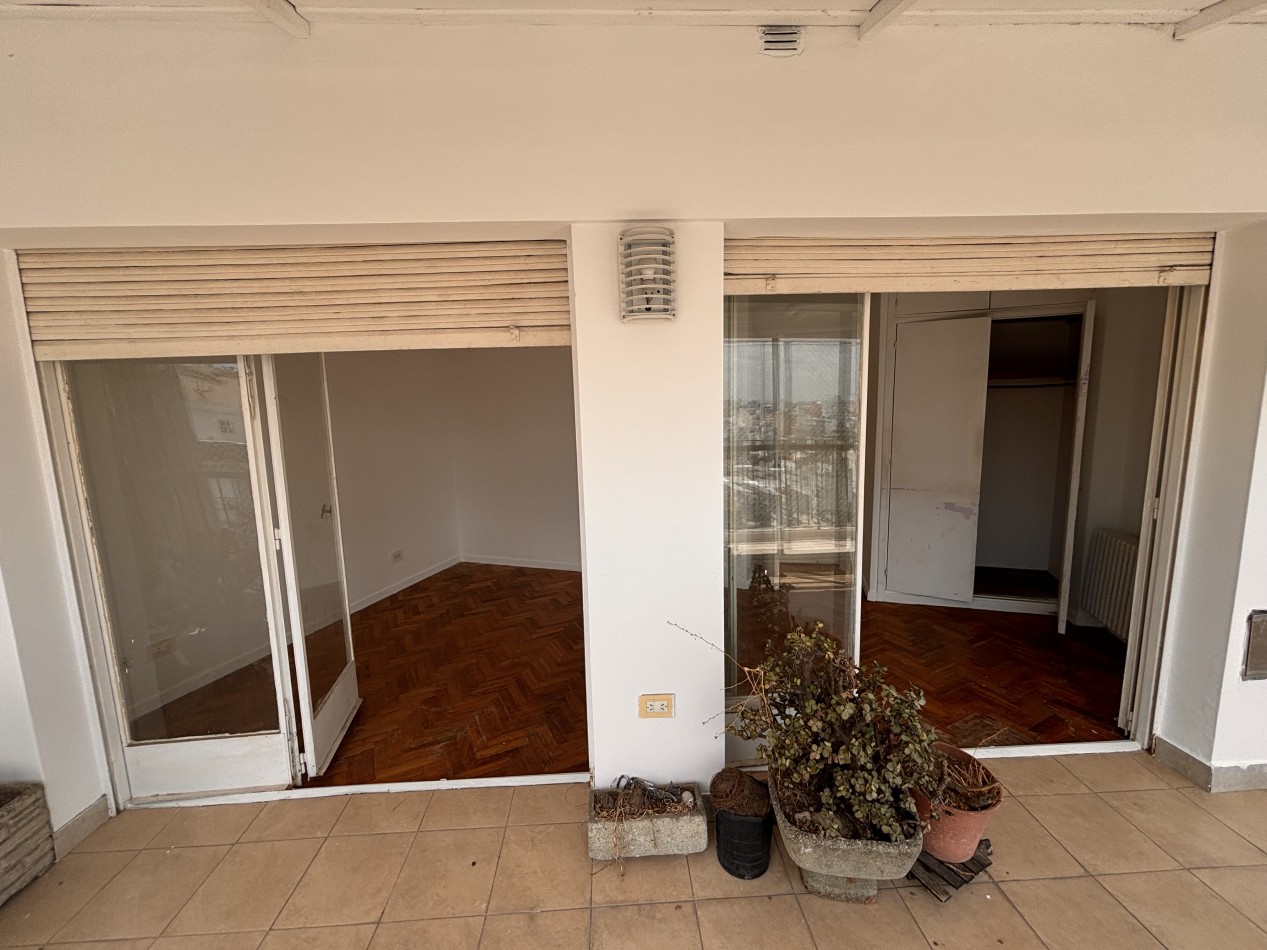 Hermoso tres ambientes con balcon terraza