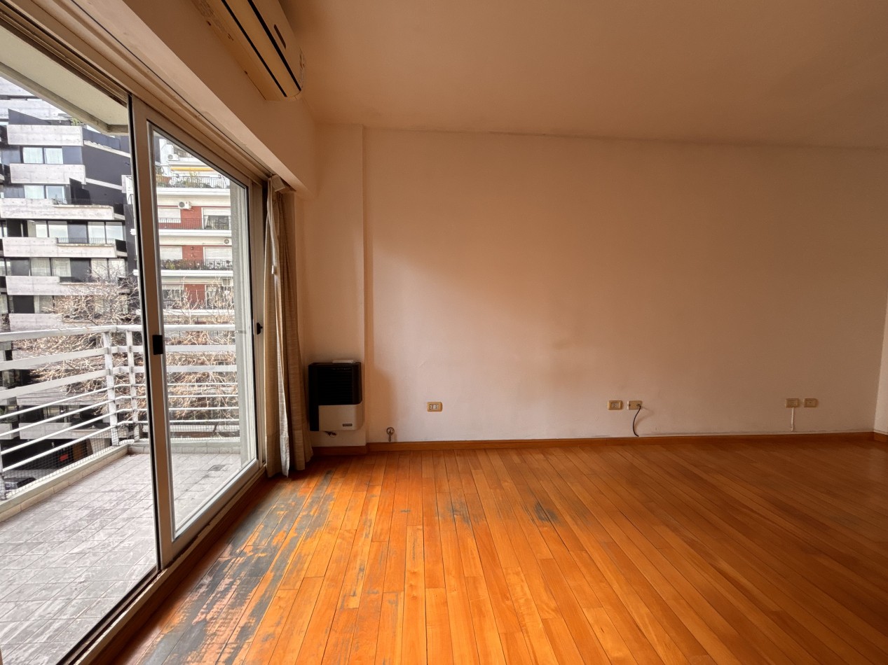Hermoso dos ambienmtes al frente con balcon y COCHERA
