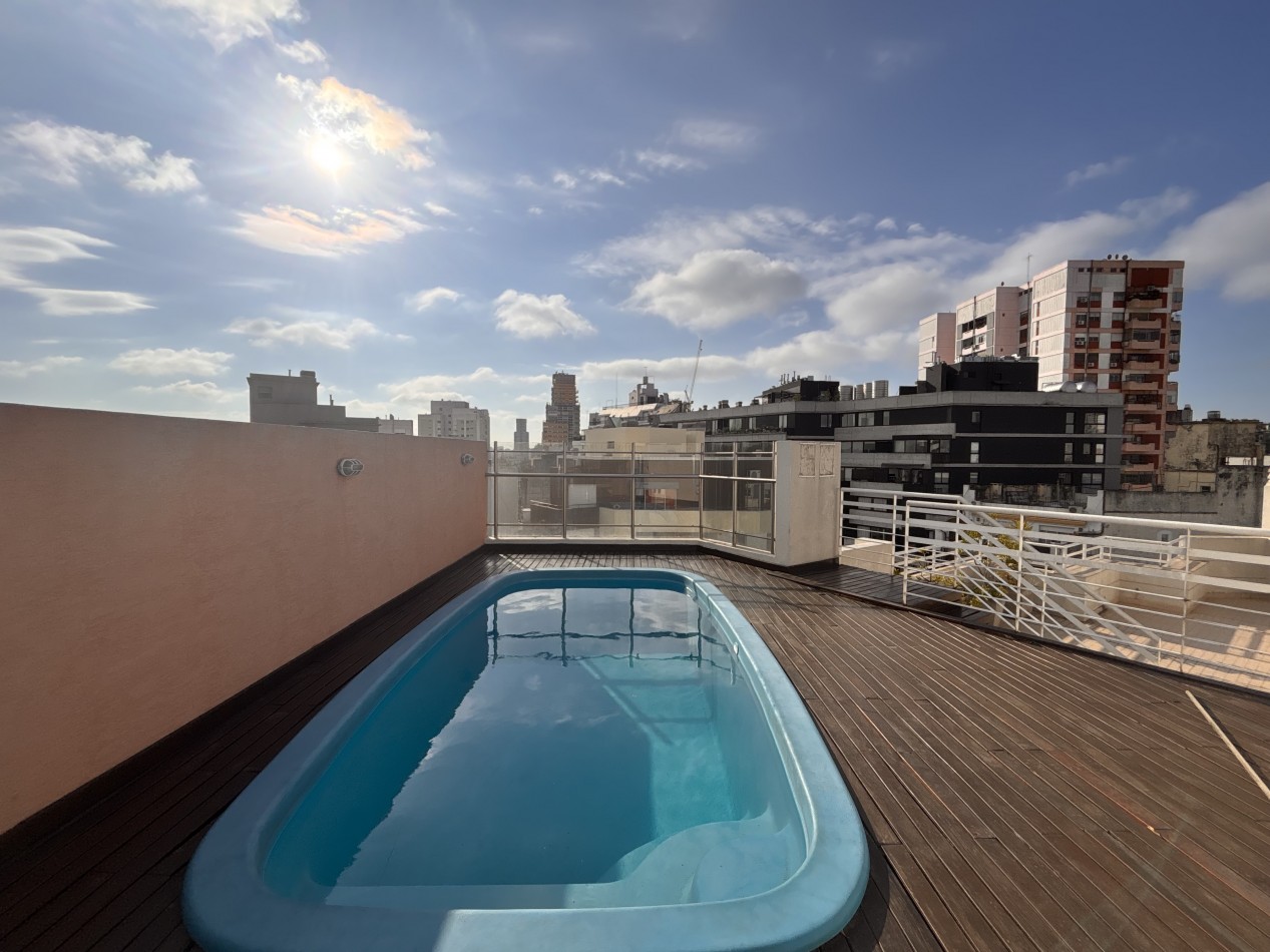 Hermoso dos ambienmtes al frente con balcon y COCHERA