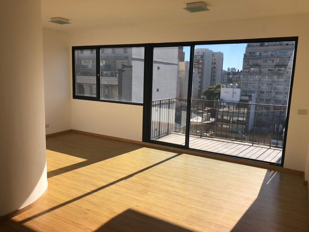 2 ambientes al frente con balcon cochera y toilette