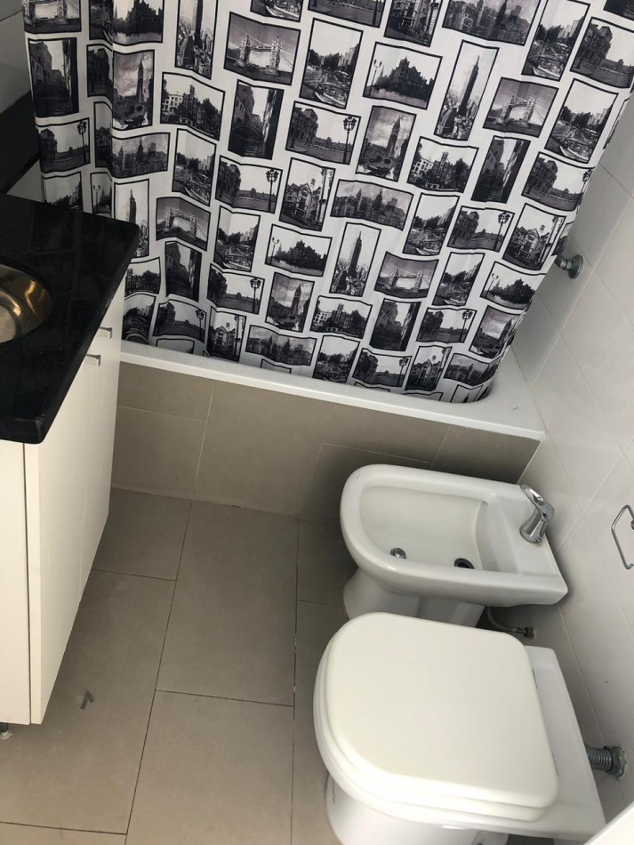 2 ambientes al frente con balcon cochera y toilette