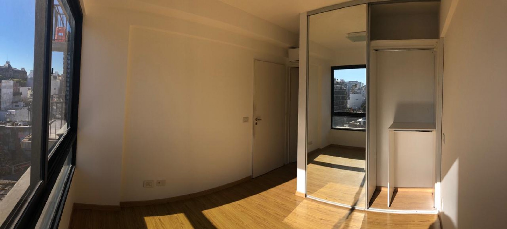 2 ambientes al frente con balcon cochera y toilette