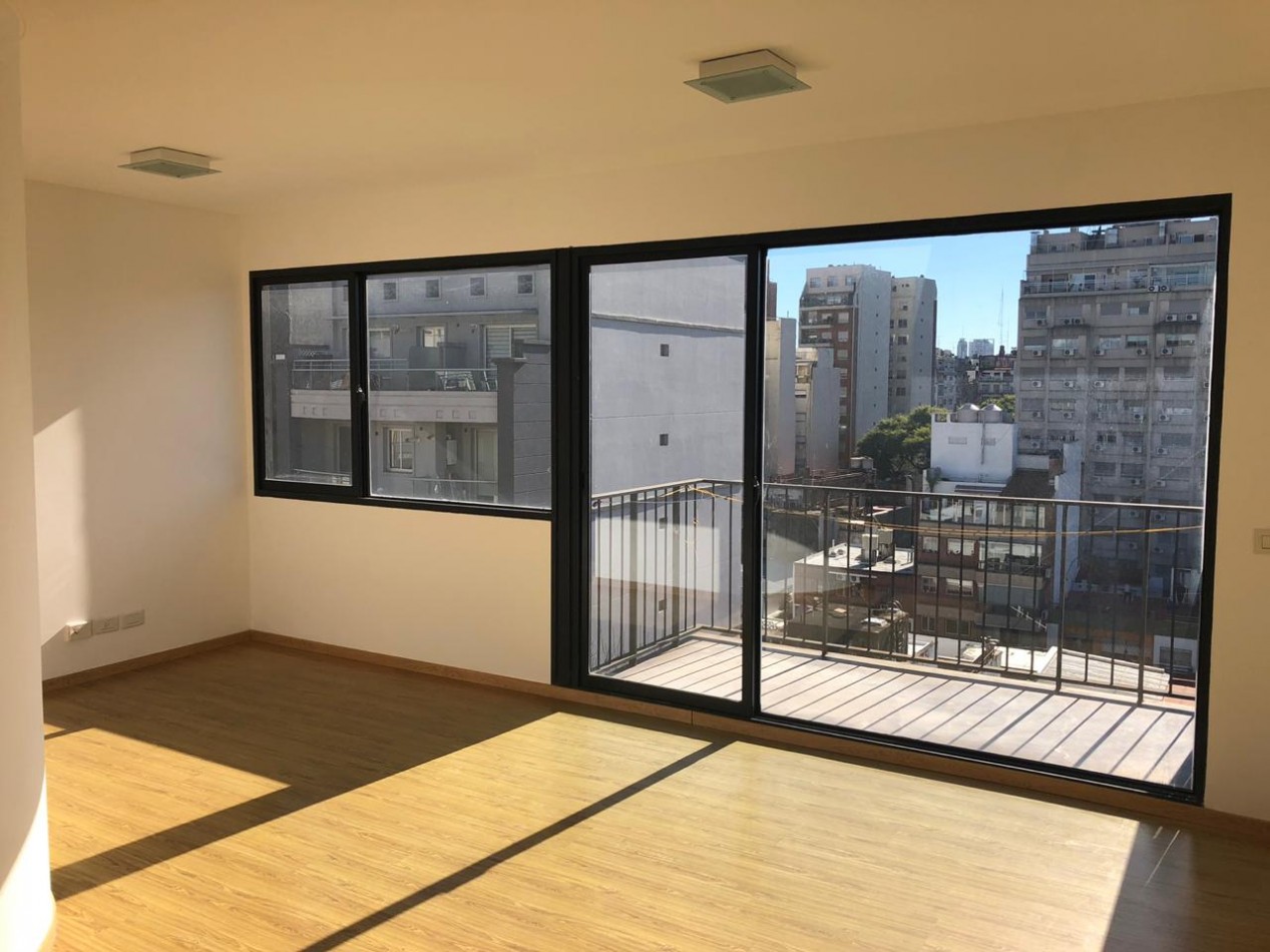 2 ambientes al frente con balcon cochera y toilette