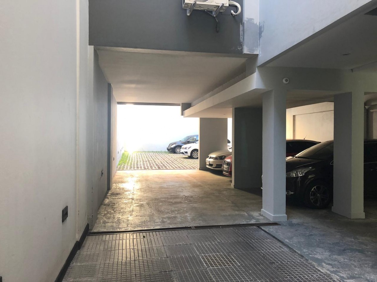 2 ambientes al frente con balcon cochera y toilette