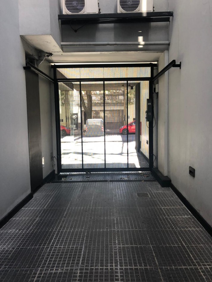 2 ambientes al frente con balcon cochera y toilette