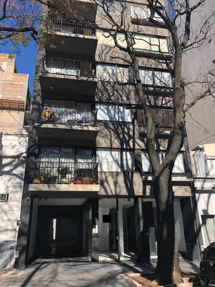 2 ambientes al frente con balcon cochera y toilette
