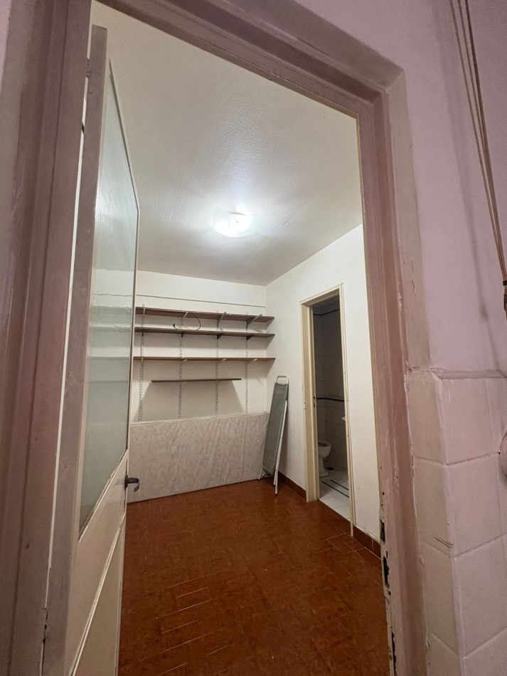 Amplio y comodo 3 ambientes con dependencia al frente