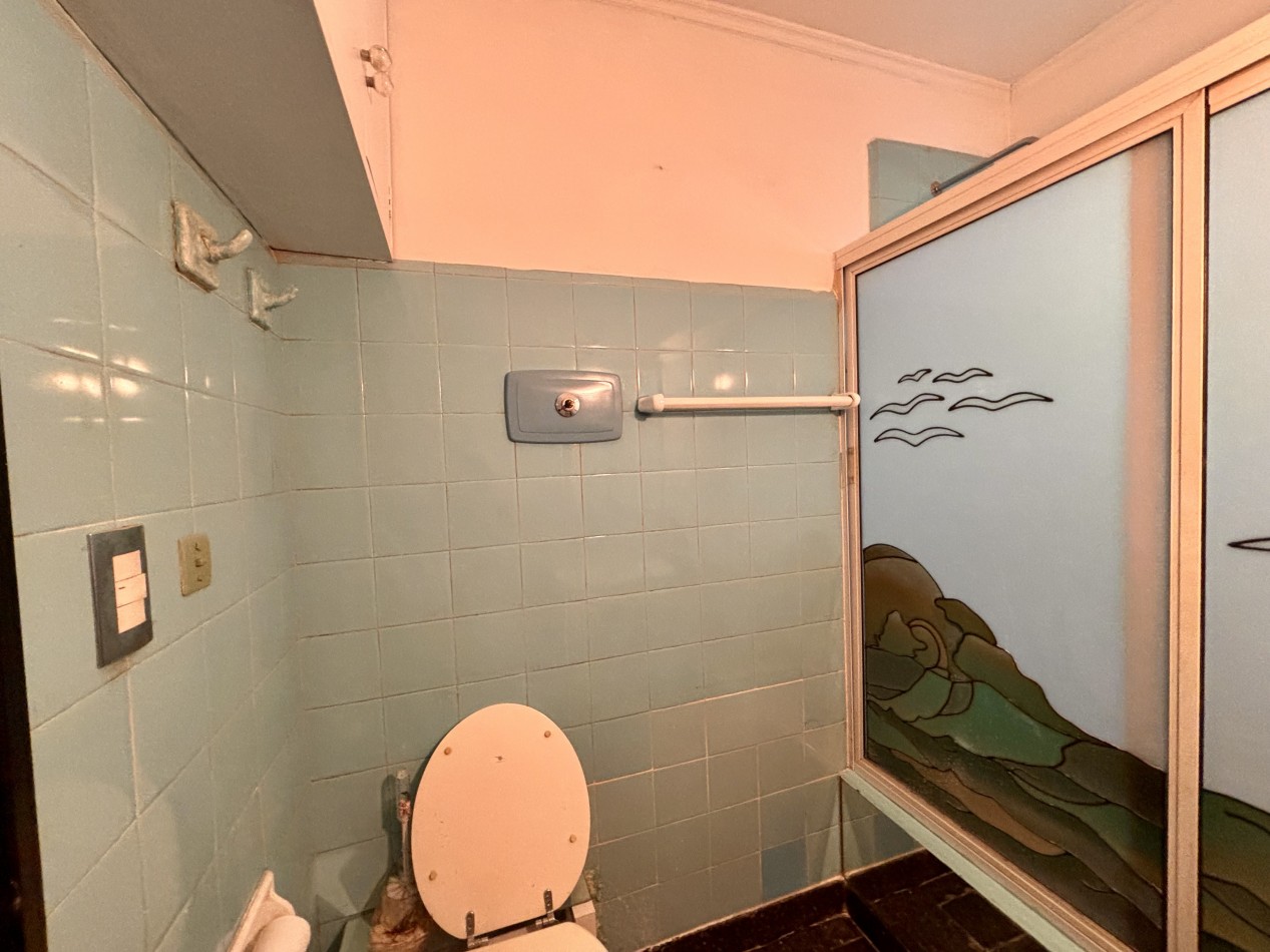 3 ambientes al frente co habitacion de servicio y Baulera