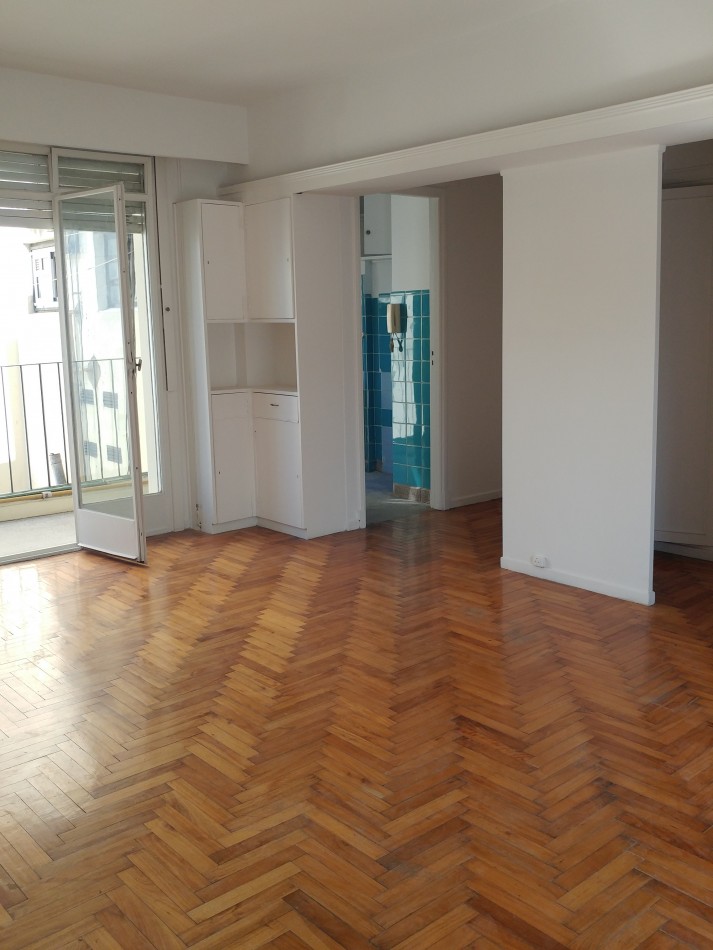 Hermoso y luminoso 2 ambientes con dos balcones 