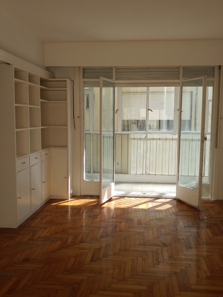 Hermoso y luminoso 2 ambientes con dos balcones 