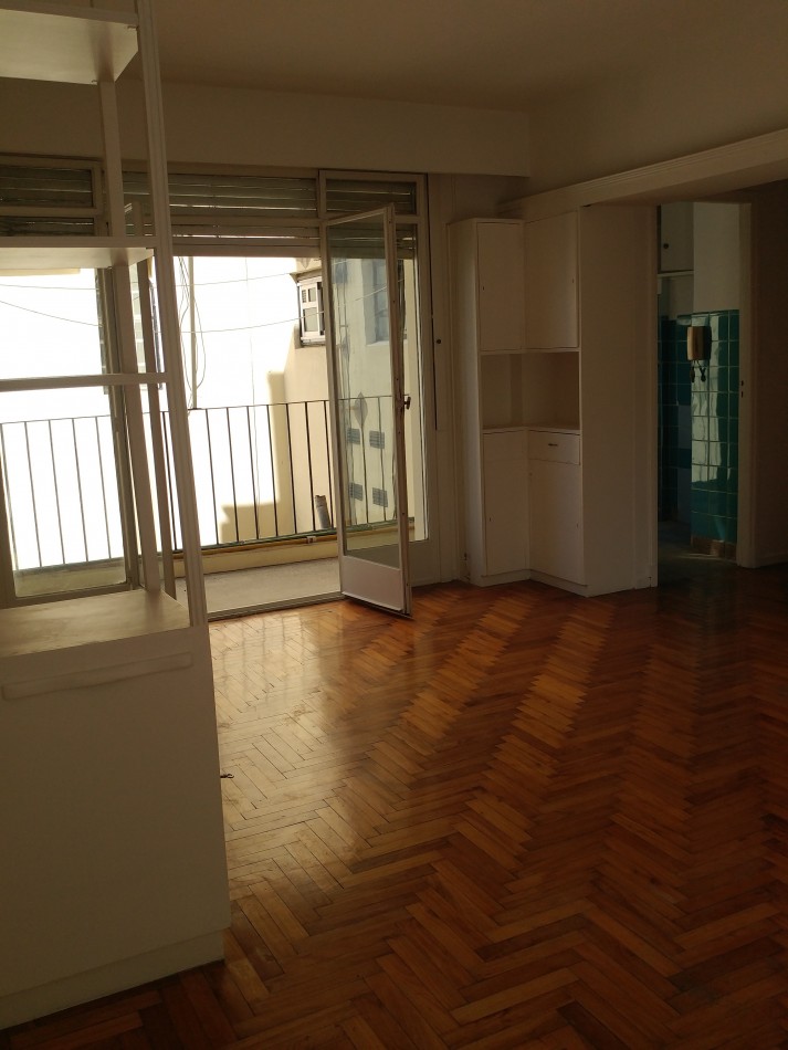 Hermoso y luminoso 2 ambientes con dos balcones 