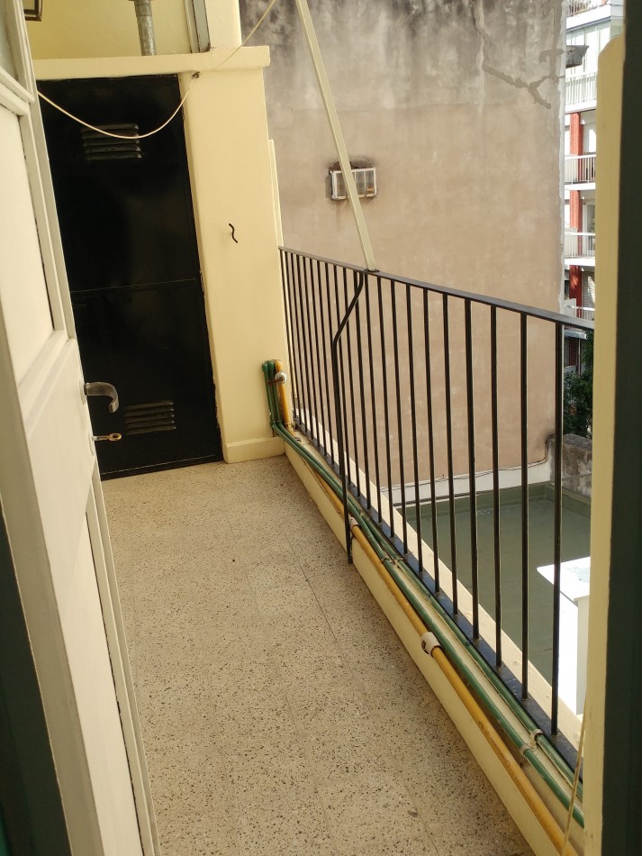 Hermoso y luminoso 2 ambientes con dos balcones 