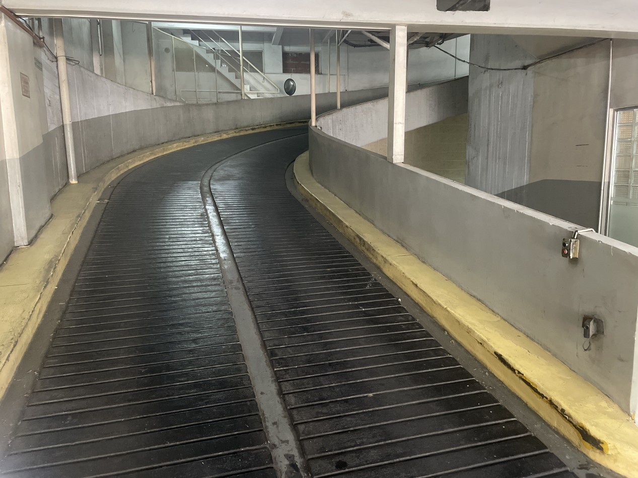 Cochera en excelente ubicacion 