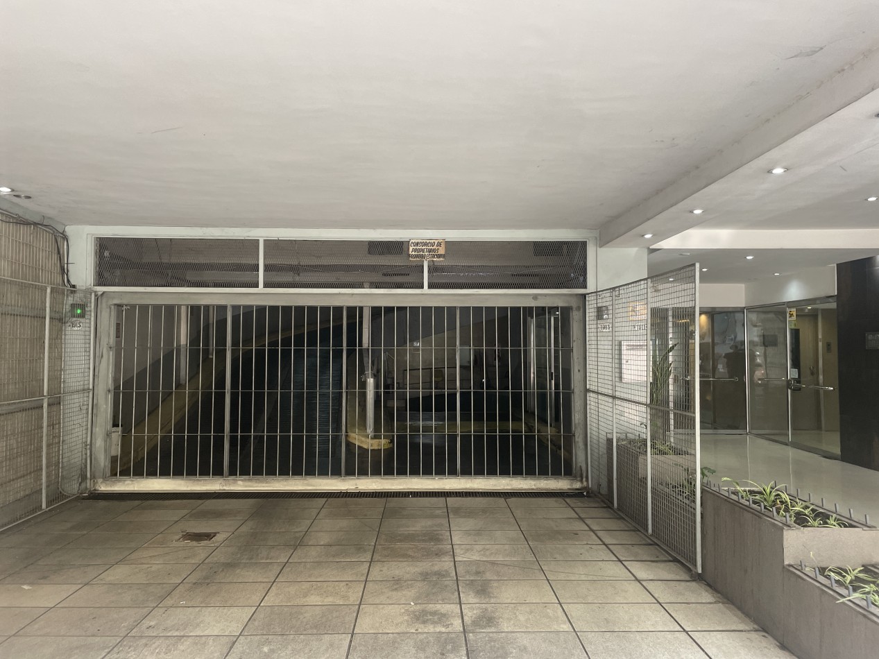 Cochera en excelente ubicacion 