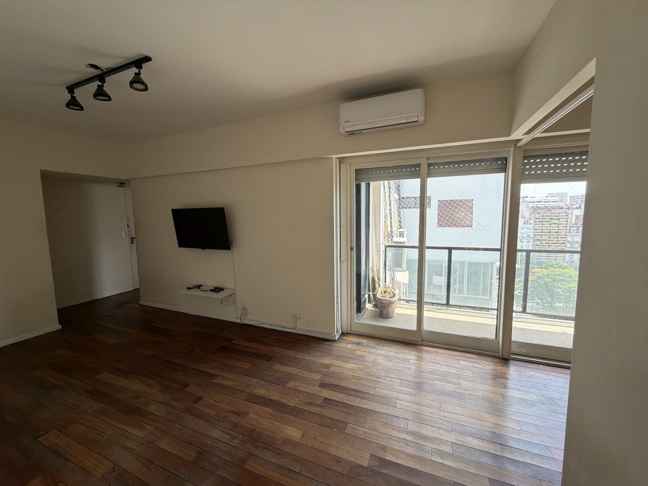 2 ambientes con balcon muy luminosos 