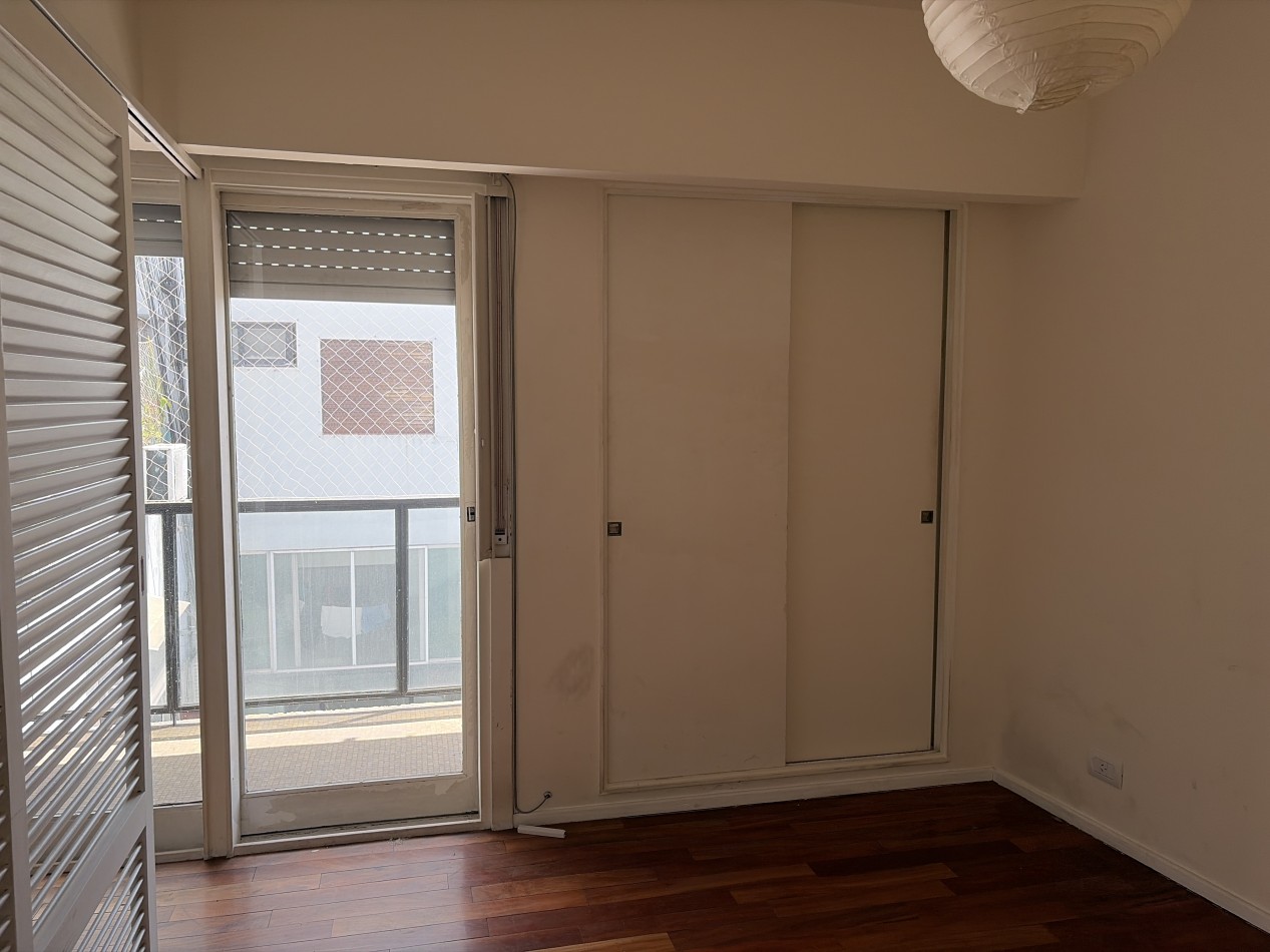 2 ambientes con balcon muy luminosos 