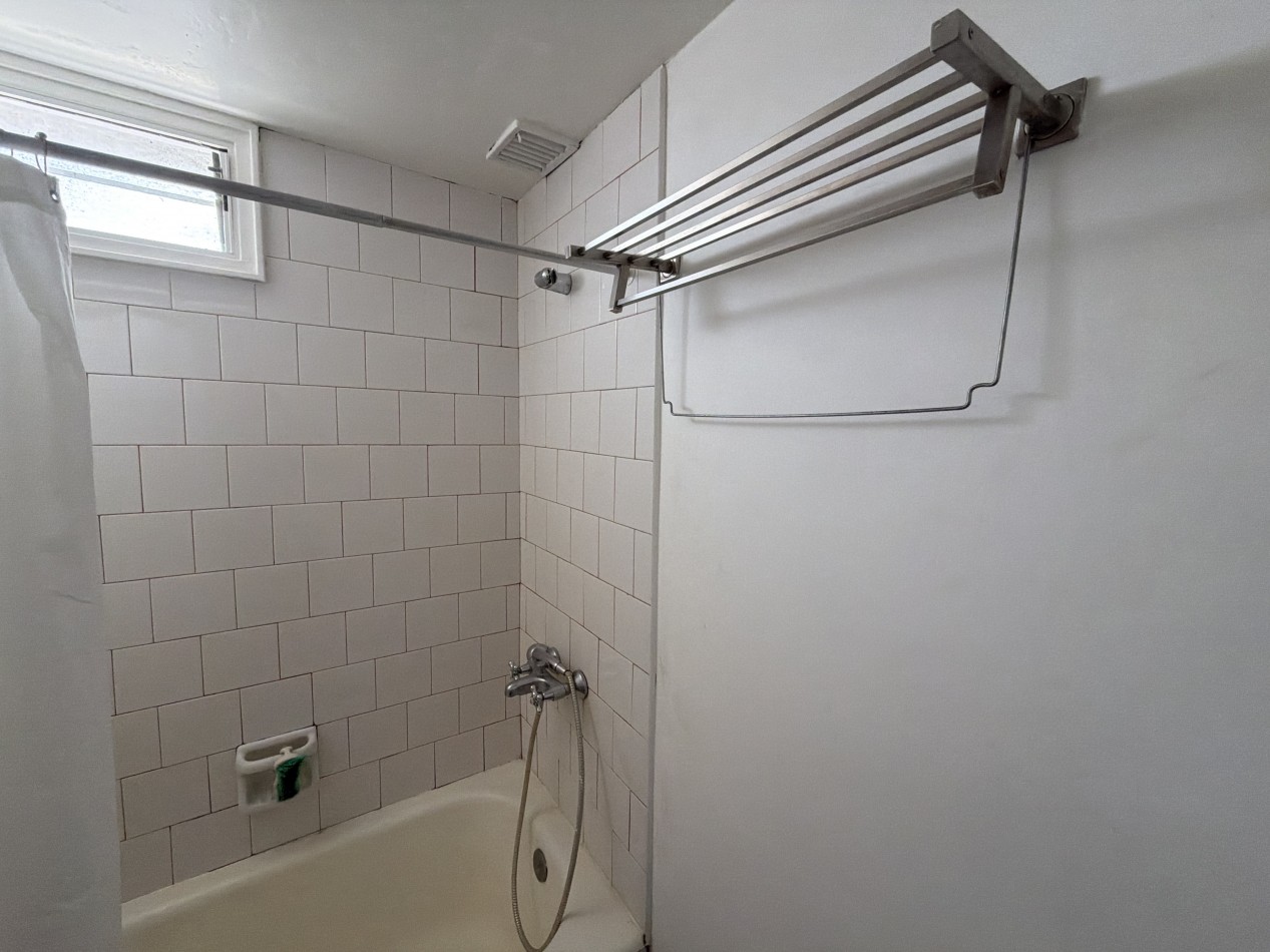 2 ambientes con balcon muy luminosos 