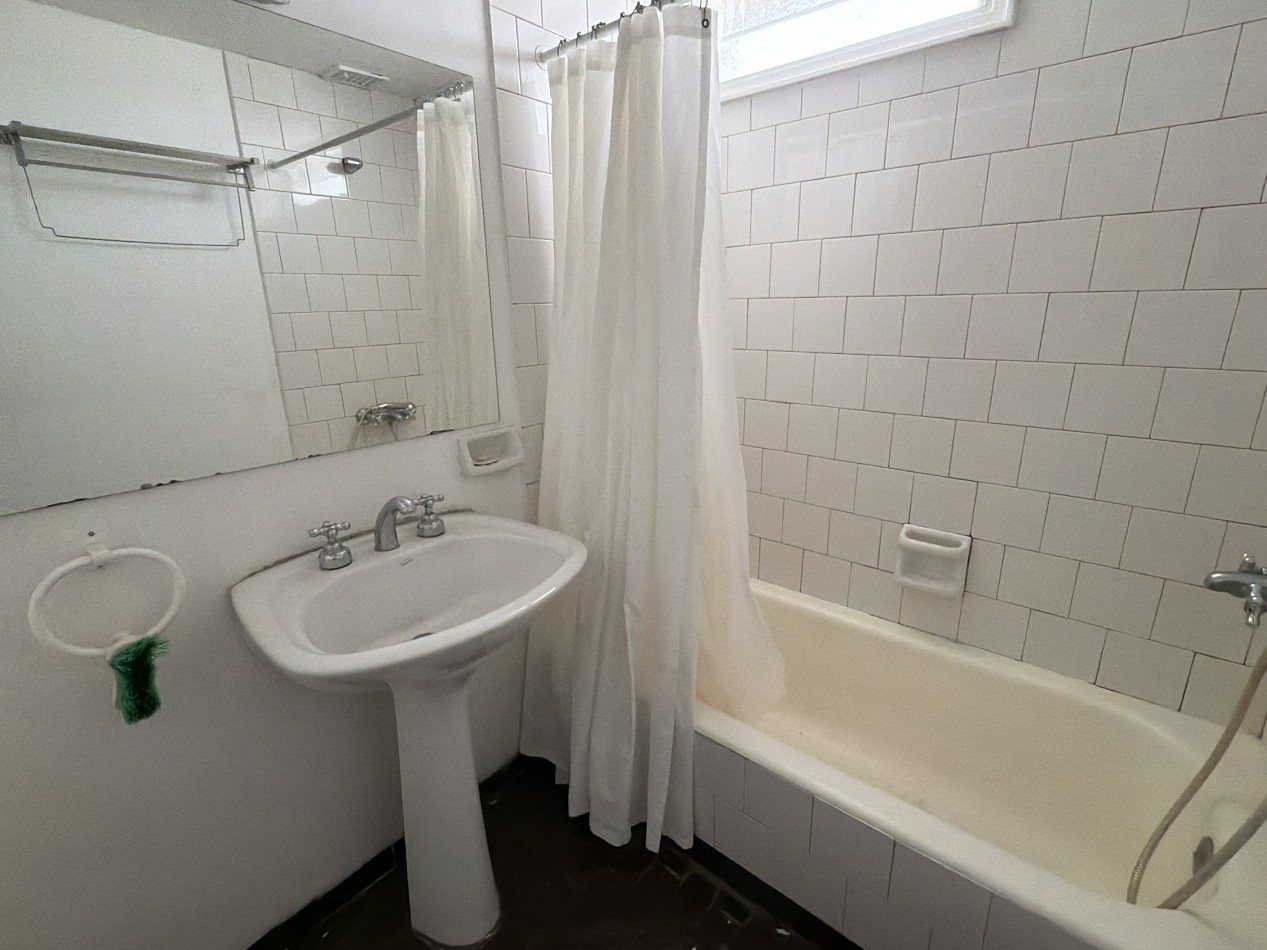 2 ambientes con balcon muy luminosos 