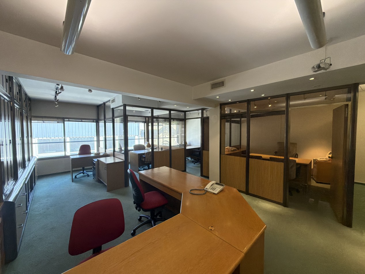 Hermosa y muy funcional oficina en venta 