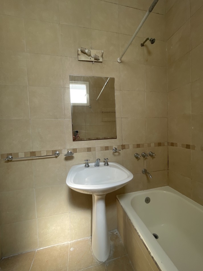 3 ambientes bajas expensas con balcon 